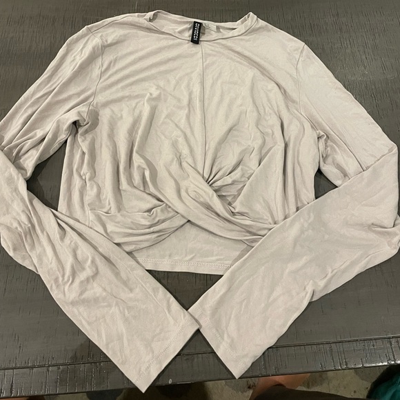 Cropped Longsleeve - Picture 1 of 3